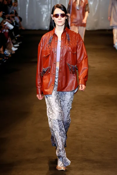 Look 25